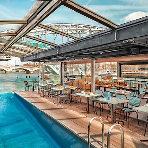 Off Seine Hotel Paris
